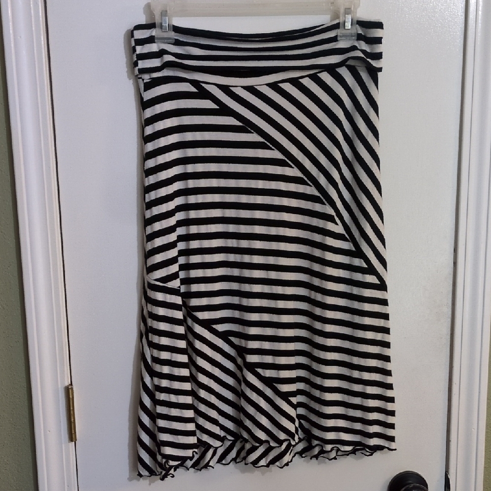 Sylvie & Mado Black and White Asymmetrical A-Line Midi Skirt- Size S
